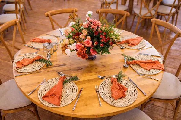 Düğün Dekorasyonu Çiçek Çadırları şık tören tarzında