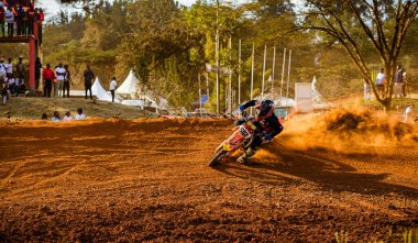 Motokrosta motosiklet yarışı