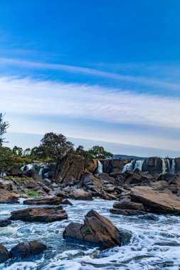 Deniz kıyısının güzel manzarası
