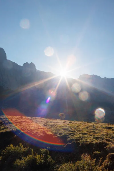 Όμορφα Τουρκικά Βουνά Στο Ηλιοβασίλεμα Γραφική Φύση Ακτίνες Του Ήλιου — Φωτογραφία Αρχείου