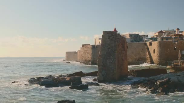 Dalgalar Eski Şehrin Duvarlarına Çarpıyor Akko Acre Srail Kent Duvar — Stok video
