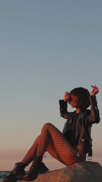 Yostiqda onanizm porno Agar hid mushukdan chiqsa