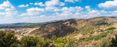 Mağara panoramik manzaralı İsrail dağ manzarası