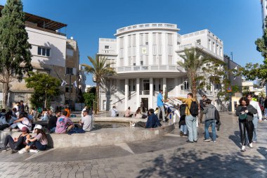 Tel Aviv, İsrail - 10 Ocak 2025: Bialik Meydanı 'ndaki Tel Aviv-Jaffa Şehir Müzesi