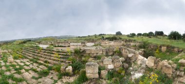 İsrail 'deki Hurvat Beit Loya' daki Bizans kilisesinin panoramik manzarası