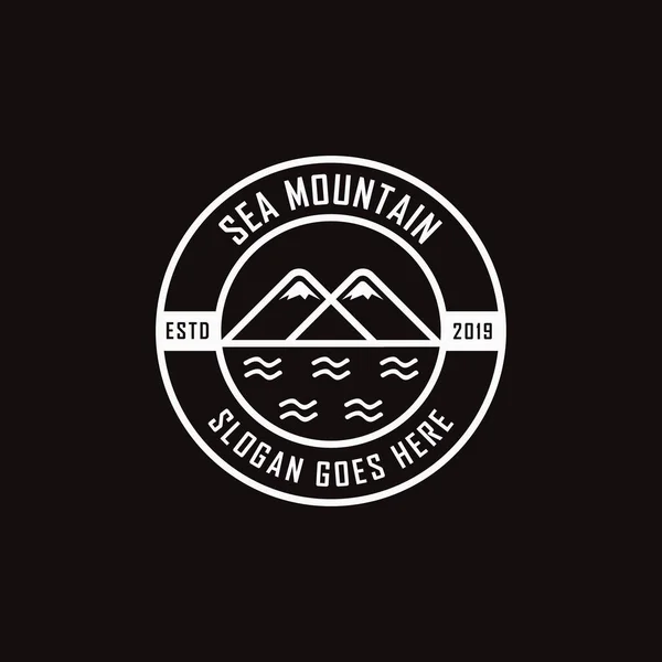 Moderne Vintage Mer Montagne Paysage Logo Vecteur — Image vectorielle