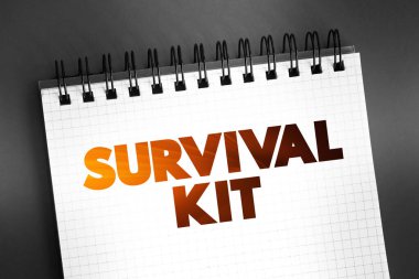 Not defterindeki Survival Kit metni, konsept arkaplan
