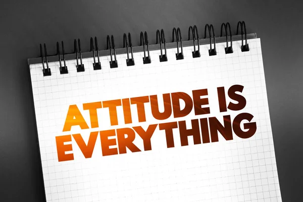 Attitude Everything Citation Textuelle Sur Bloc Notes Fond Concept — Photo