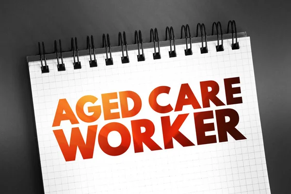 Aged Care Worker Proporciona Apoyo Personal Físico Emocional Las Personas —  Fotos de Stock