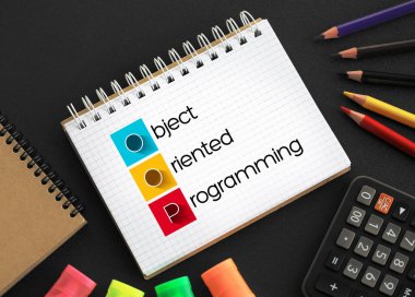 Nesne yönelimli programlama - veri ve kod içeren nesneler kavramına dayanır, not defterindeki kısaltma metni