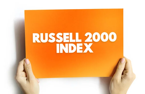 Russell 2000 Indexは 000の小キャップ企業 カード上のテキストコンセプトで構成される市場インデックスです — ストック写真