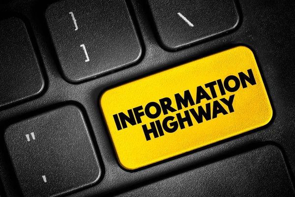 信息高速公路 用于广泛且通常是快速获取信息的电信基础设施 键盘上的文本概念按钮 — 图库照片
