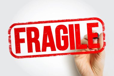 FRAGILE metin damgası, kargo ve teslim konsepti geçmişi