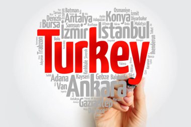 Türkiye 'de sevgi, kalp şekli, kelime bulut kolajı, iş ve seyahat konsepti arka planında yer alan şehir ve kasabaların listesi