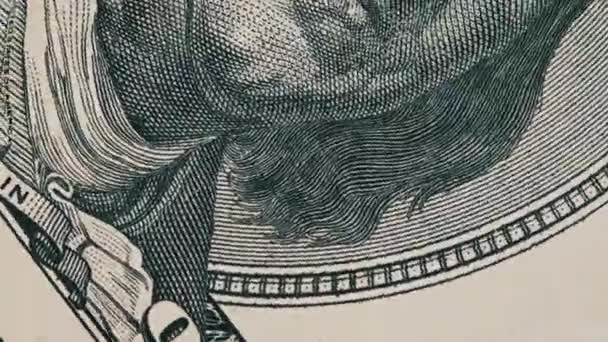 100美元钞票在极端宏观的情况下旋转 用本杰明富兰克林的肖像旋转100美元的钞票 现金背景 美元现钞高分辨率视图 — 图库视频影像