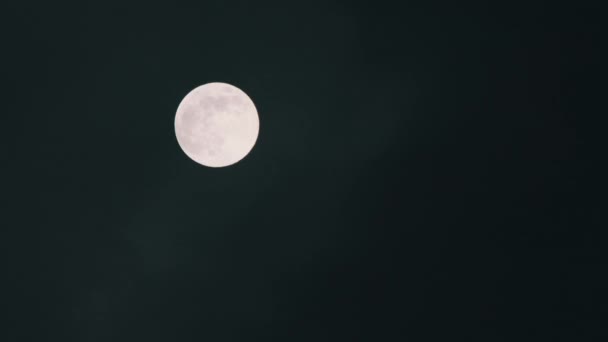 Full Moon Night Sky Glows Dark Clouds Mystical Moonlight Real — Vídeos de Stock