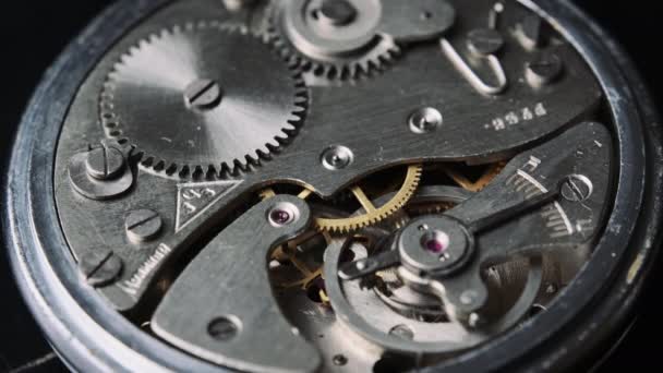 Saat Mekanizması Yakın Plan Makro Düzeyde Çalışan Klasik Yuvarlak Saat — Stok video