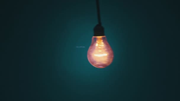 Lampe Incandescence Sur Fil Balance Côté Autre Allume Avec Des — Video