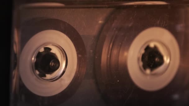 Reprodução Cassetes Áudio Gravador Vintage Gravador Reproduzindo Cassete Áudio Transparente — Vídeo de Stock