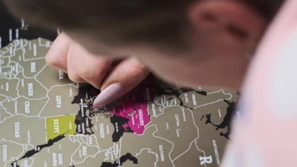 Woman Scratching Europe Countries Surface Scratch World Map Slow Motion — Video Stock