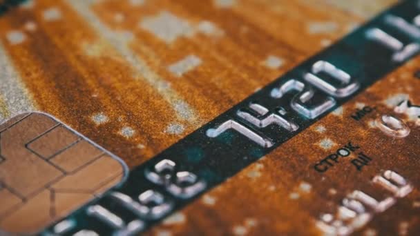 Πιστωτική Κάρτα Περιστρέφεται Από Κοντά Πλαστική Τραπεζική Κάρτα Γυρίζοντας Μακροεντολή — Αρχείο Βίντεο