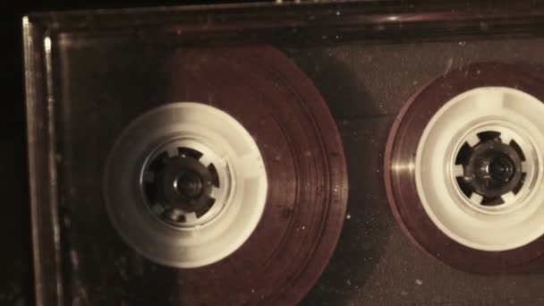 Cassette Reproduce Grabadora Primer Plano Cassette Audio Transparente Cubierta Que — Vídeos de Stock
