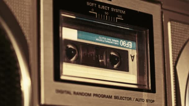 Odtwarzanie Kaset Audio Magnetofonie Retro Odtwarzacz Odtwarzający Starą Kasetę Audio — Wideo stockowe