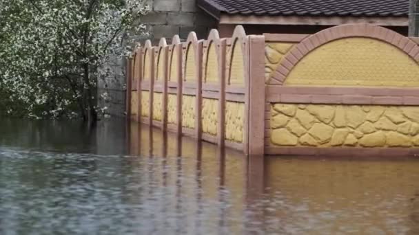 Наводнение Частных Домов Наводнение Деревне Затопленные Дороги Деревья Сады Поля — стоковое видео