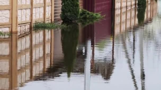 Översvämning Privata Hus Översvämning Byn Översvämmade Vägar Träd Trädgårdar Åkrar — Stockvideo