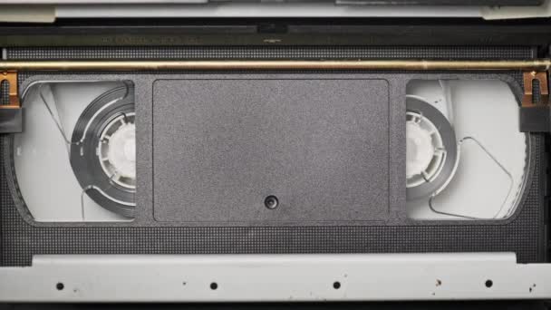 Vhs Videoband Een Videorecorder Afspelen Vintage Vhs Mechanisme Van Videoband — Stockvideo
