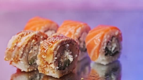 Metta Rotolo Sushi Serie Usando Bastoni Sushi Primo Piano Pronto — Video Stock