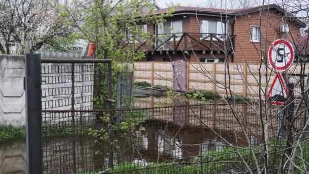 Overstroming Van Particuliere Huizen Overstroming Het Dorp Overstroomde Wegen Bomen — Stockvideo
