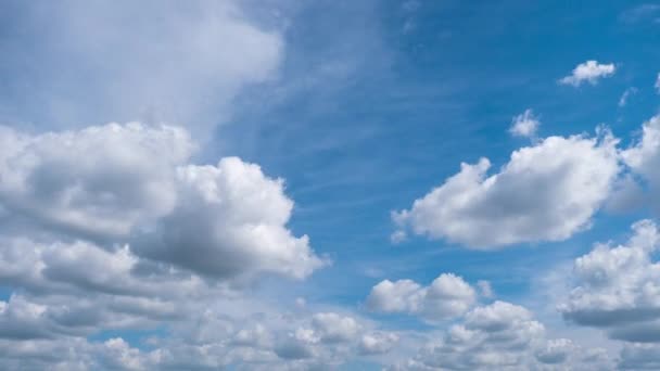 Timelapse Nuvens Suaves Cúmulo Branco Movem Céu Azul Fundo Nuvens — Vídeo de Stock