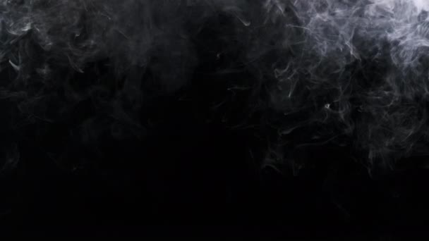 Nuvens Fumaça Vapor Sobem Sobre Fundo Preto Câmera Lenta Névoa — Vídeo de Stock