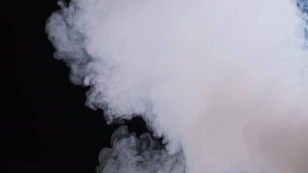 Дим Чорному Тлі Повільному Русі Вибуховий Пар Справжня Хмара Білого — стокове відео