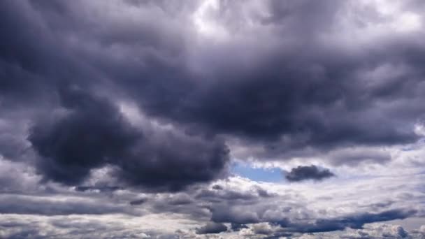 Cumulus Sötét Felhők Időhasadéka Mozog Égen Felhő Tér Háttér Fény — Stock videók