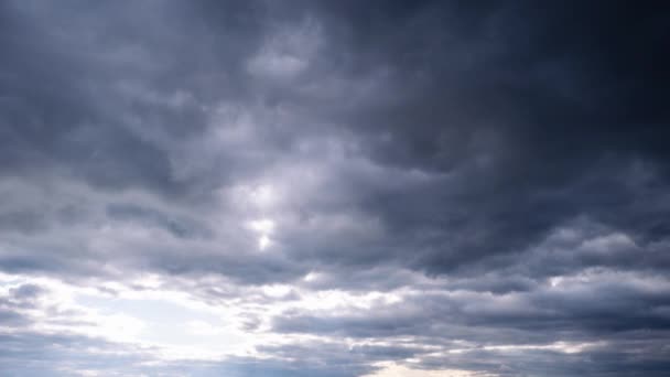 Nuvens Chuva Movem Céu Fundo Cúmulo Cinza Nuvens Tempestade Grossas — Vídeo de Stock