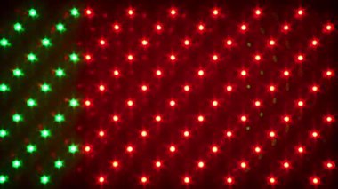 Farklı efektlerle parlayan RGB LED ışıklarının çok renkli arka planı. Bir sürü yarı iletken diyotlu LED panel, yakın plan. Kırmızı, yeşil ve mavi ışık yayan diyotların LED-noktalar