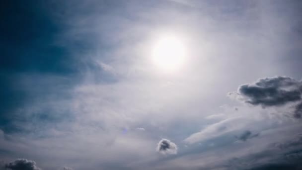 Timelapse Nubes Grises Moviéndose Cielo Fondo Amplio Espacio Nublado Con — Vídeos de Stock