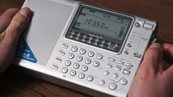Frequência Pesquisa Estações Rádio Rádio Moderno Com Escala Lcd Digital — Vídeo de Stock