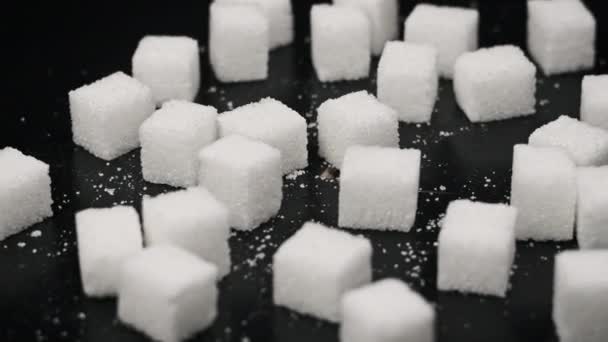 Zuckerwürfel Rotieren Großaufnahme Auf Dem Tisch Jede Menge Weißer Raffinierter — Stockvideo
