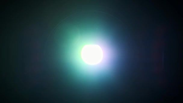 Wielokolorowe Reflektory Zapewniają Jasne Kolorowe Wiązki Nadawania Filmów Jasne Projektor — Wideo stockowe