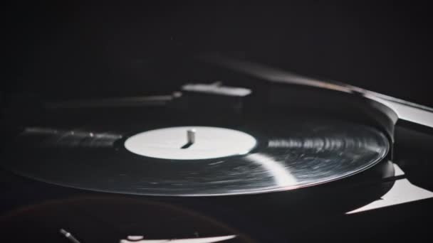 Spinning Vinyl Close Retro Draaitafel Macro Shot Van Oude Vinyl — Stockvideo