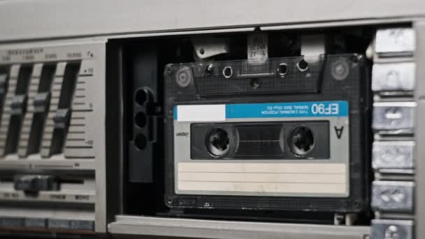 Riproduzione Registratori Audio Inserire Espellere Cassetta Audio Vintage Vicino Registratore — Video Stock