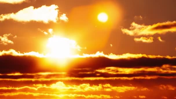 Zonsondergang Boven Horizon Oranje Lucht Met Zachte Wolken Timelapse Heldere — Stockvideo
