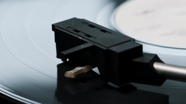 Krople Igieł Gramofonowych Wirującej Płycie Winylowej Odtwarzania Zbliżenie Płyta Winylowa — Wideo stockowe