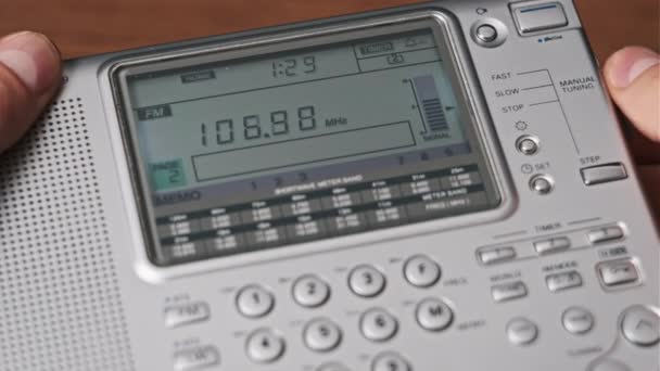 Búsqueda Frecuencia Estaciones Radio Radio Moderna Con Escala Lcd Digital — Vídeo de stock