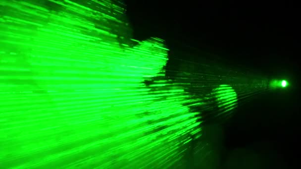 Fasci Laser Verdi Illuminazione Fumo Uno Sfondo Nero Strisce Discoteca — Video Stock