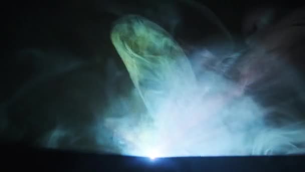 Projecteur Film Avec Des Lumières Clignotantes Dans Fumée Colorée Projecteur — Video