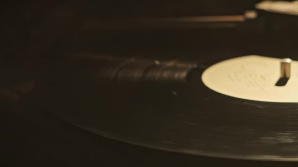 Spinning Vinyl Close Retro Otočný Stůl Makro Záběr Staré Vinylové — Stock video